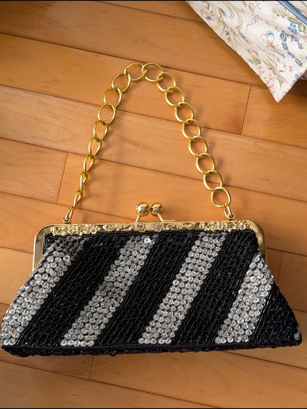 Sequin Beaded Handbag - Picture 4 of 10